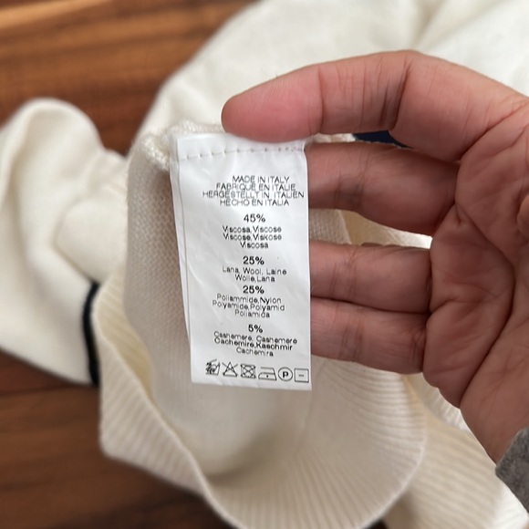 BRANDY MELVILLE BOSTON SWEATER OS - Picture 7 of 8